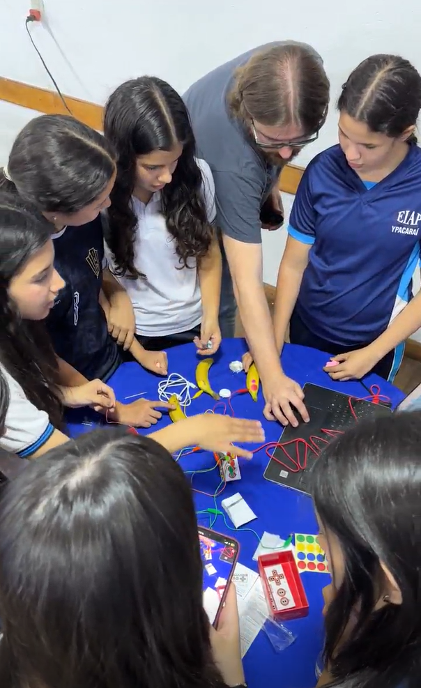 Talleres realizados con estudiantes y docentes